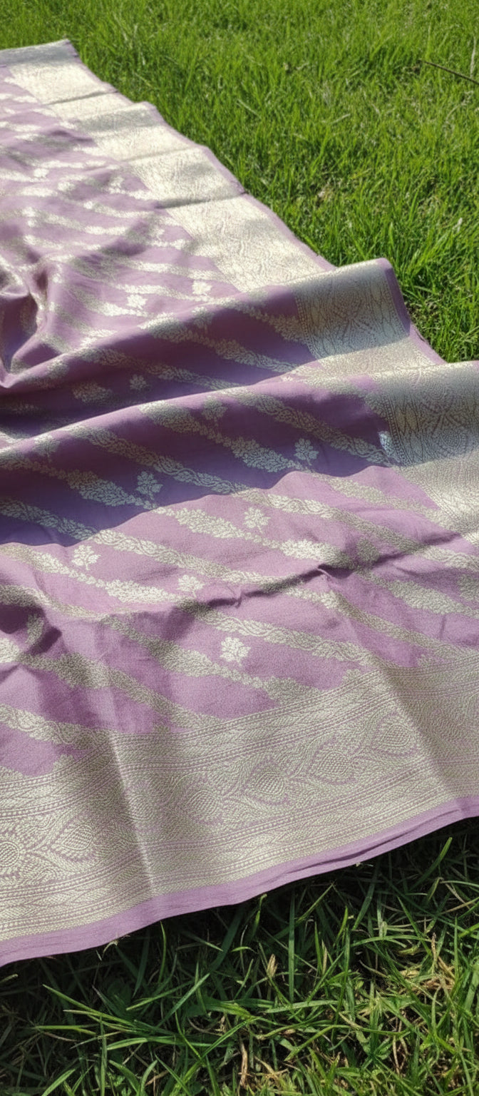 Lilac/ Pastel Light Pink Pure Banarasi Silk Saree
