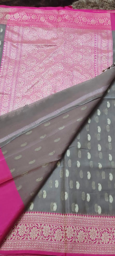 Jamdani Chikoo Grey Saree
